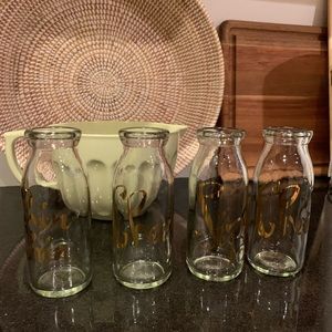 Set of 4 bottles